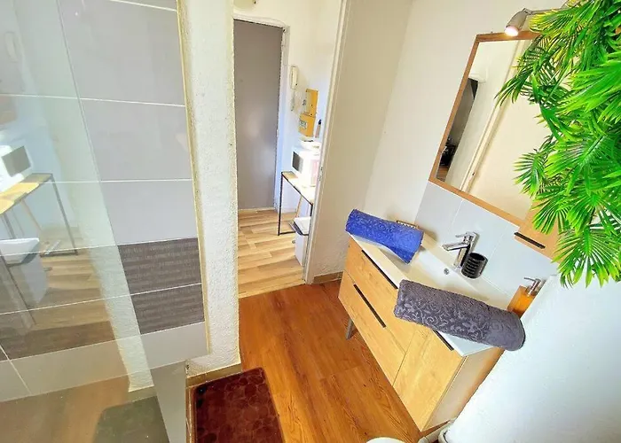 Cocon A Deux Pas Des Arenes - Charme & Confort