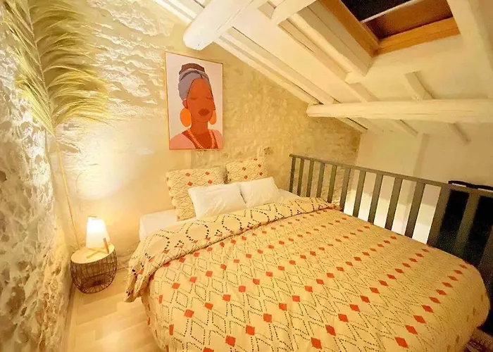 Cocon A Deux Pas Des Arenes - Charme & Confort